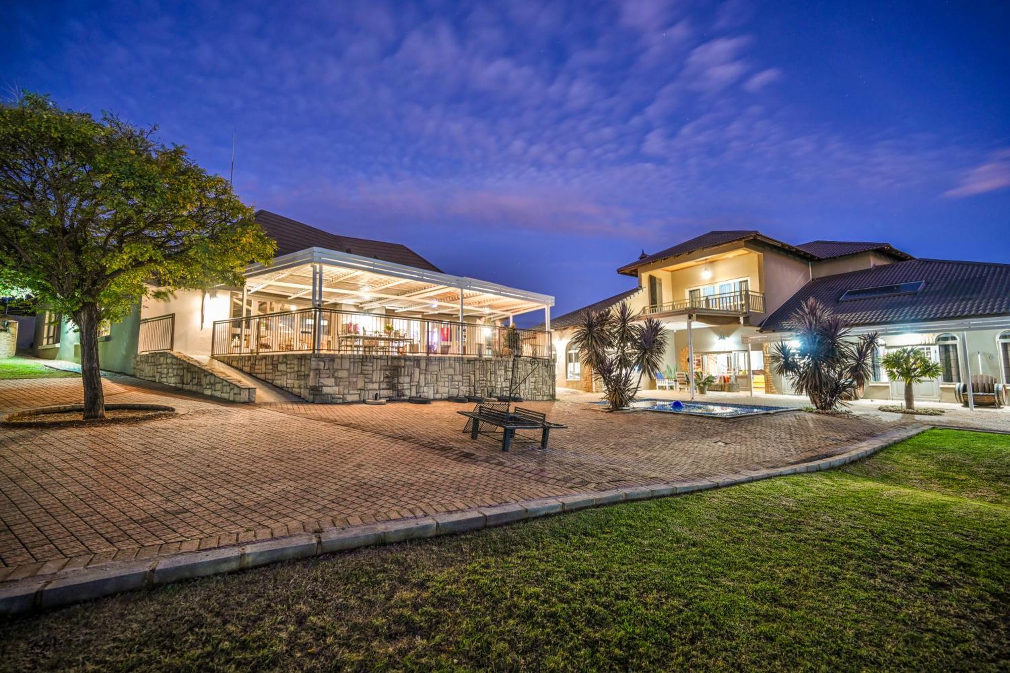 Blue Rain Guest House Блумфонтейн Екстер'єр фото
